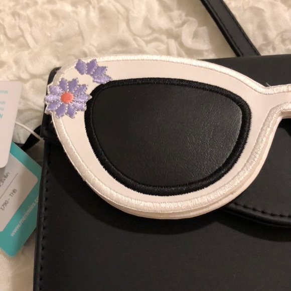 Adorable Mermies purse. - Picture 5 of 5